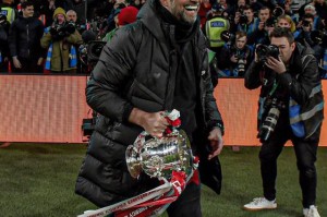 “二队”承惠克洛普师恩，十冠王红军吃定六连亚豪车