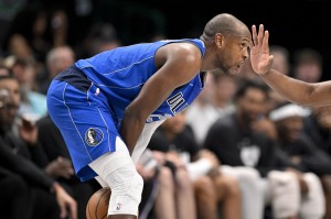 kaiyun-战旧主手软！米德尔顿半场8中1仅拿到3分2板1助