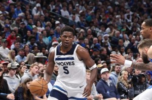 开云下载-小时候的梦想！爱德华兹圆梦圣诞大战：赢球更爽