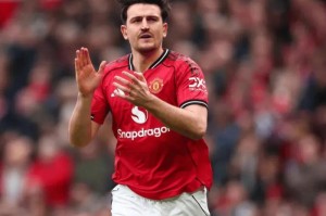 曼联拟降薪续约马奎尔至周薪10万镑，球员愿协商|哈里-马奎尔|合同|英格兰|俱乐部|高层_新浪体育_新浪新闻