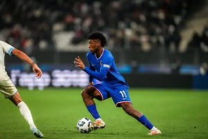 官方：登贝莱和杜埃因伤退出，法国队补招科曼