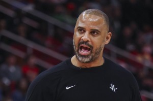 开云-乌度卡：进攻起伏主要是因为投篮 投篮回归正常自然进攻会提升